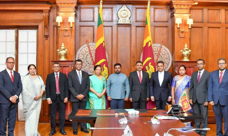 තානාපතිවරුන්, මහකොමසාරිස්වරුන් සහ රාජ්‍ය නියෝජිතයන් 10 දෙනෙකුගේ පත්වීම් සඳහා උසස් නිලතල පිළිබඳ කාරක සභාවේ අනුමැතිය